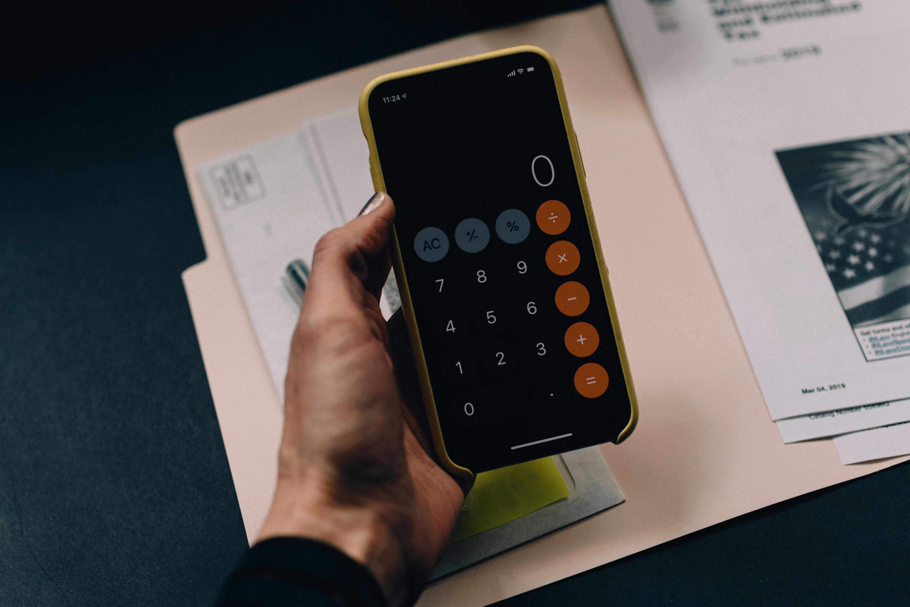Cash vs. Accrual: How to Get Accrual-Level Visibility on Cash-Basis Books